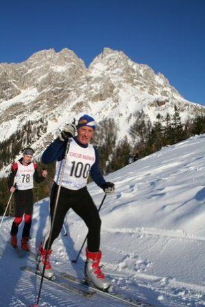 74 Zwei der Tourengeher (Läufer.jpg